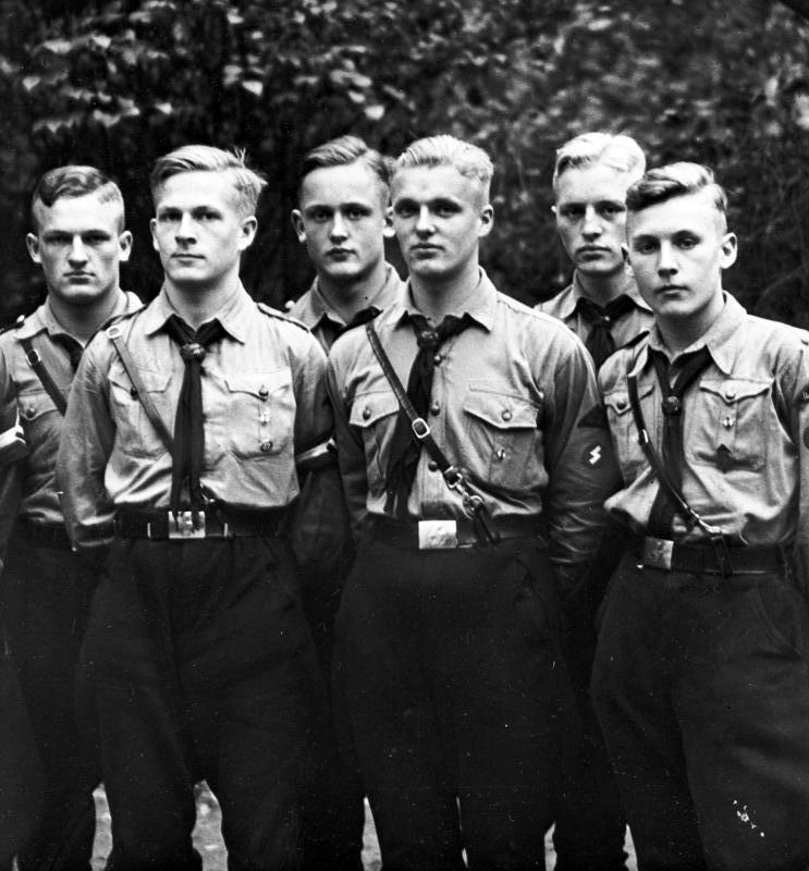 Miembros de las Juventudes Hitlerianas 1933.jpg