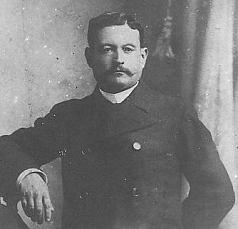 Nicolás Palacios, cirujano en los “Cazadores del Desierto”, participo en: La Batalla de Tacna, Batalla de Chorrillos y en la Batalla de Miraflores, El 17 de enero de 1881. Entra junto a las victoriosas tropas chilenas a la ciudad de Lima.