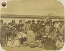Peones y vendedoras de mote del Mapocho Chile 1860.png