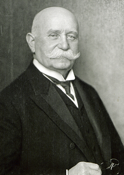 Ferdinand von Zeppelin (1917).png